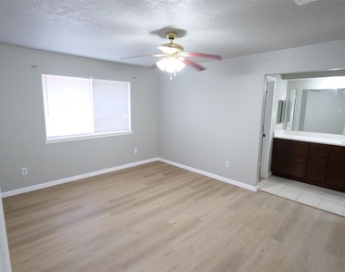 13314 Ensley Wood Drive - Photo Thumbnail 12