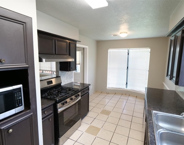 13314 Ensley Wood Drive - Photo Thumbnail 11