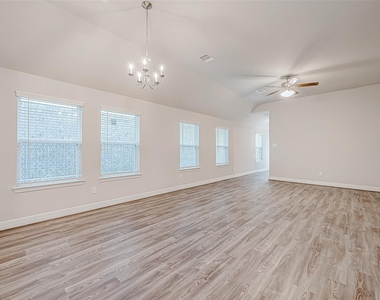 22814 Ephesus Avenue - Photo Thumbnail 4