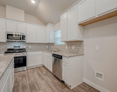 22814 Ephesus Avenue - Photo Thumbnail 9