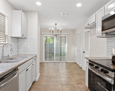 9308 Tooley Drive - Photo Thumbnail 8