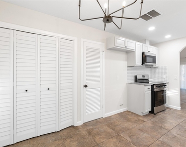 9308 Tooley Drive - Photo Thumbnail 11