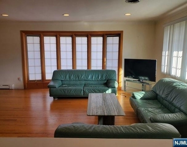 1275 Palisade - Photo Thumbnail 1