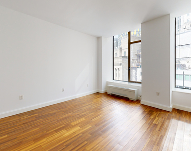 10 Hanover Square - Photo Thumbnail 2