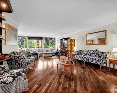 1 Claridge - Photo Thumbnail 11