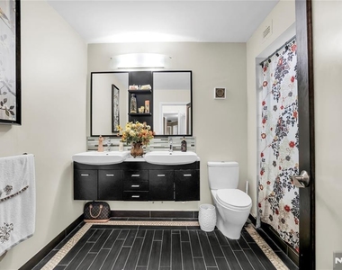 1 Claridge - Photo Thumbnail 29