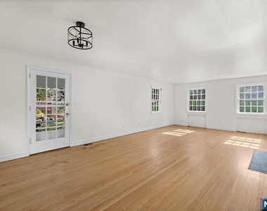 154 N Franklin - Photo Thumbnail 3