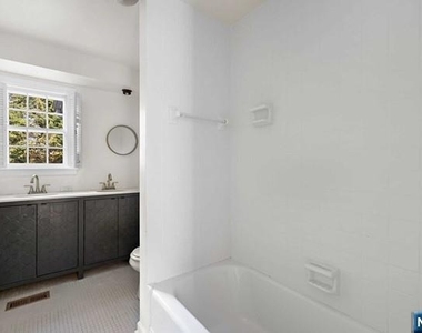 154 N Franklin - Photo Thumbnail 9