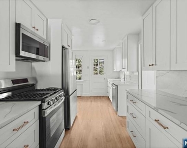 154 N Franklin - Photo Thumbnail 6