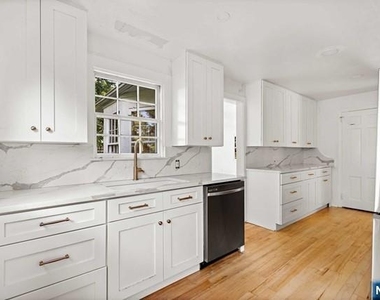 154 N Franklin - Photo Thumbnail 5