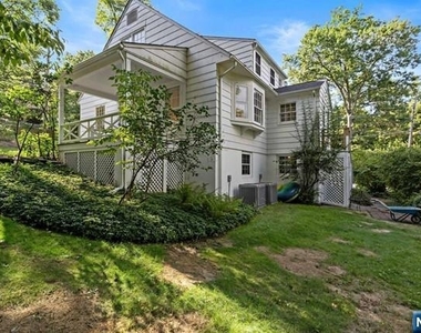 154 N Franklin - Photo Thumbnail 14