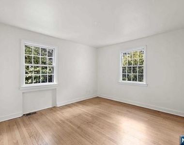154 N Franklin - Photo Thumbnail 7
