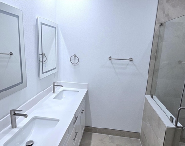 1475 Ferguson Way - Photo Thumbnail 17