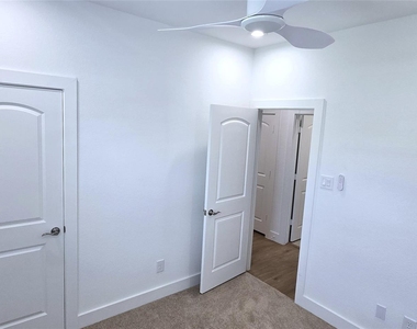 1475 Ferguson Way - Photo Thumbnail 11