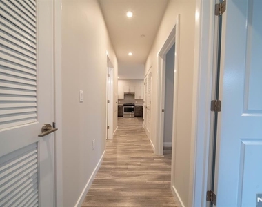 62 Broadway - Photo Thumbnail 13