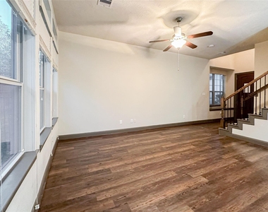 95 Aventura Place - Photo Thumbnail 7