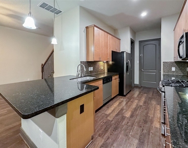 95 Aventura Place - Photo Thumbnail 12