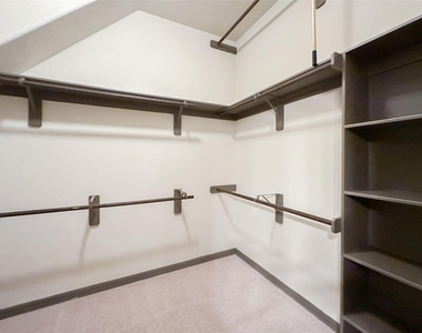 95 Aventura Place - Photo Thumbnail 32