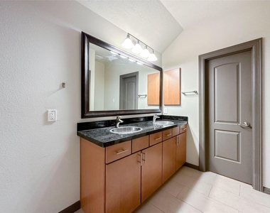 95 Aventura Place - Photo Thumbnail 31
