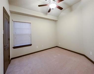 95 Aventura Place - Photo Thumbnail 21