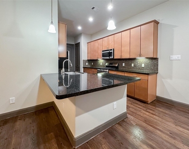 95 Aventura Place - Photo Thumbnail 10