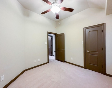 95 Aventura Place - Photo Thumbnail 22