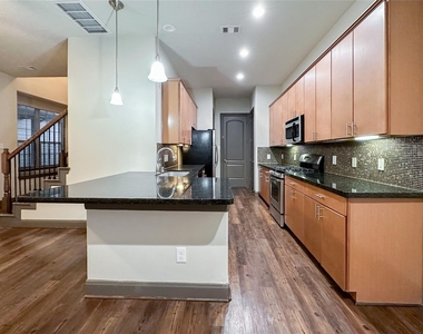 95 Aventura Place - Photo Thumbnail 11