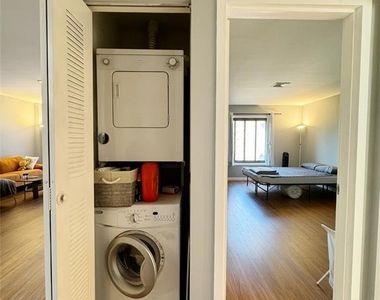 99 Teaneck - Photo Thumbnail 7