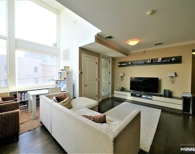 255 Laird - Photo Thumbnail 4