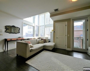 255 Laird - Photo Thumbnail 9