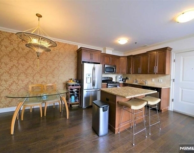 255 Laird - Photo Thumbnail 7
