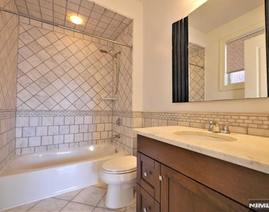 255 Laird - Photo Thumbnail 37