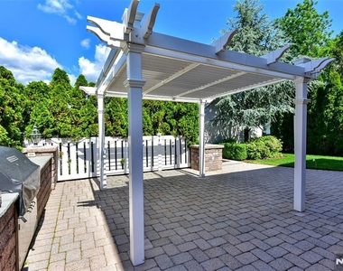 24 Maple - Photo Thumbnail 22