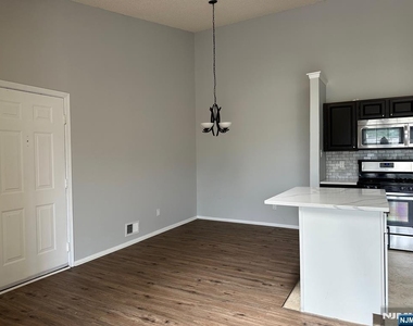 965 Juniper - Photo Thumbnail 5