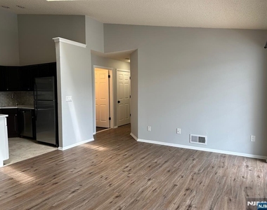 965 Juniper - Photo Thumbnail 3