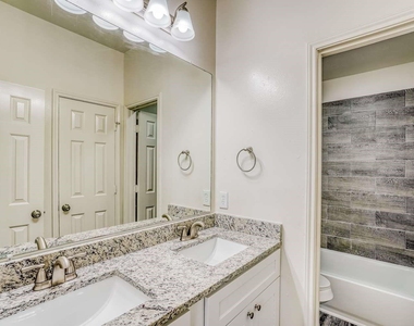 9222 Chia Valley Court - Photo Thumbnail 11