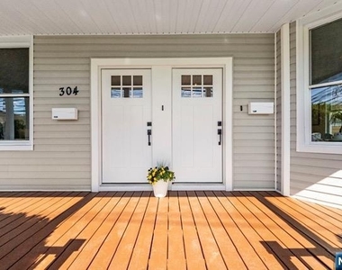 304 Delawanna - Photo Thumbnail 11