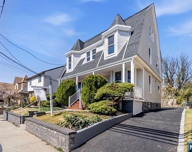 304 Delawanna - Photo Thumbnail 9