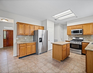 7 Grey Birch Place - Photo Thumbnail 4