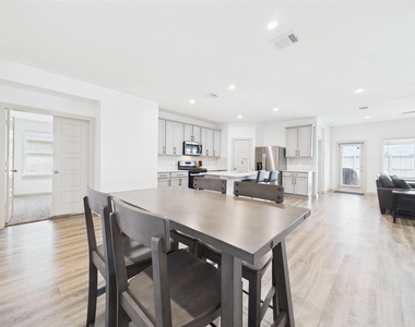 1127 Curly Angora Court - Photo Thumbnail 8