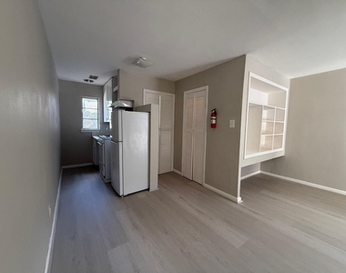 2501 Yoakum Boulevard - Photo Thumbnail 5