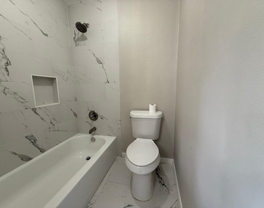 2501 Yoakum Boulevard - Photo Thumbnail 11