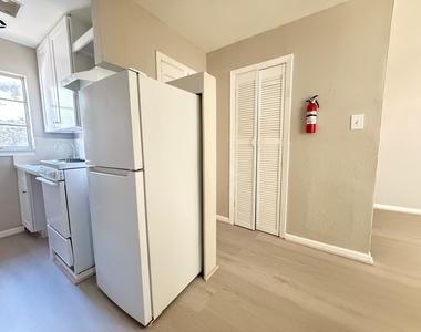2501 Yoakum Boulevard - Photo Thumbnail 8