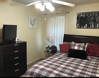 20711 Sycamore Wood Drive - Photo Thumbnail 4