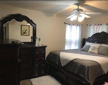 20711 Sycamore Wood Drive - Photo Thumbnail 5