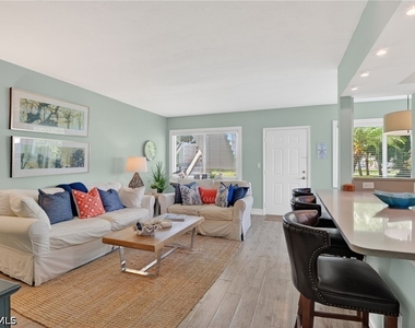 421 12th Avenue S - Photo Thumbnail 4