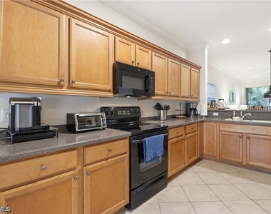 12040 Matera Lane - Photo Thumbnail 17