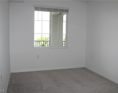 5555 Double Eagle Circle - Photo Thumbnail 8