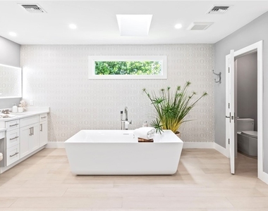 440 Kings Town Drive - Photo Thumbnail 20