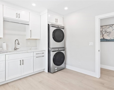 440 Kings Town Drive - Photo Thumbnail 33